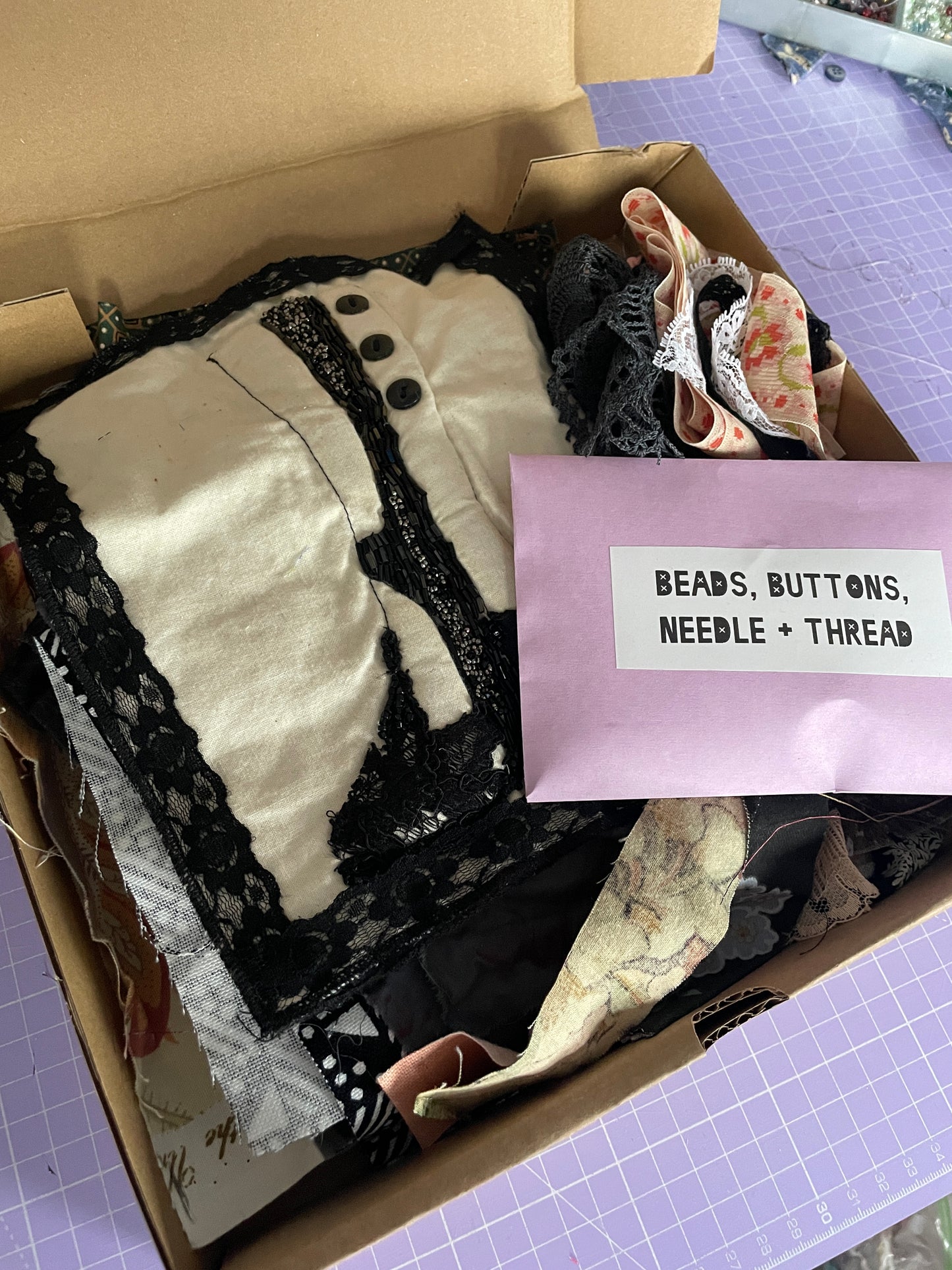 Snazzify Kit + mixed fabric patch mending kit - 4