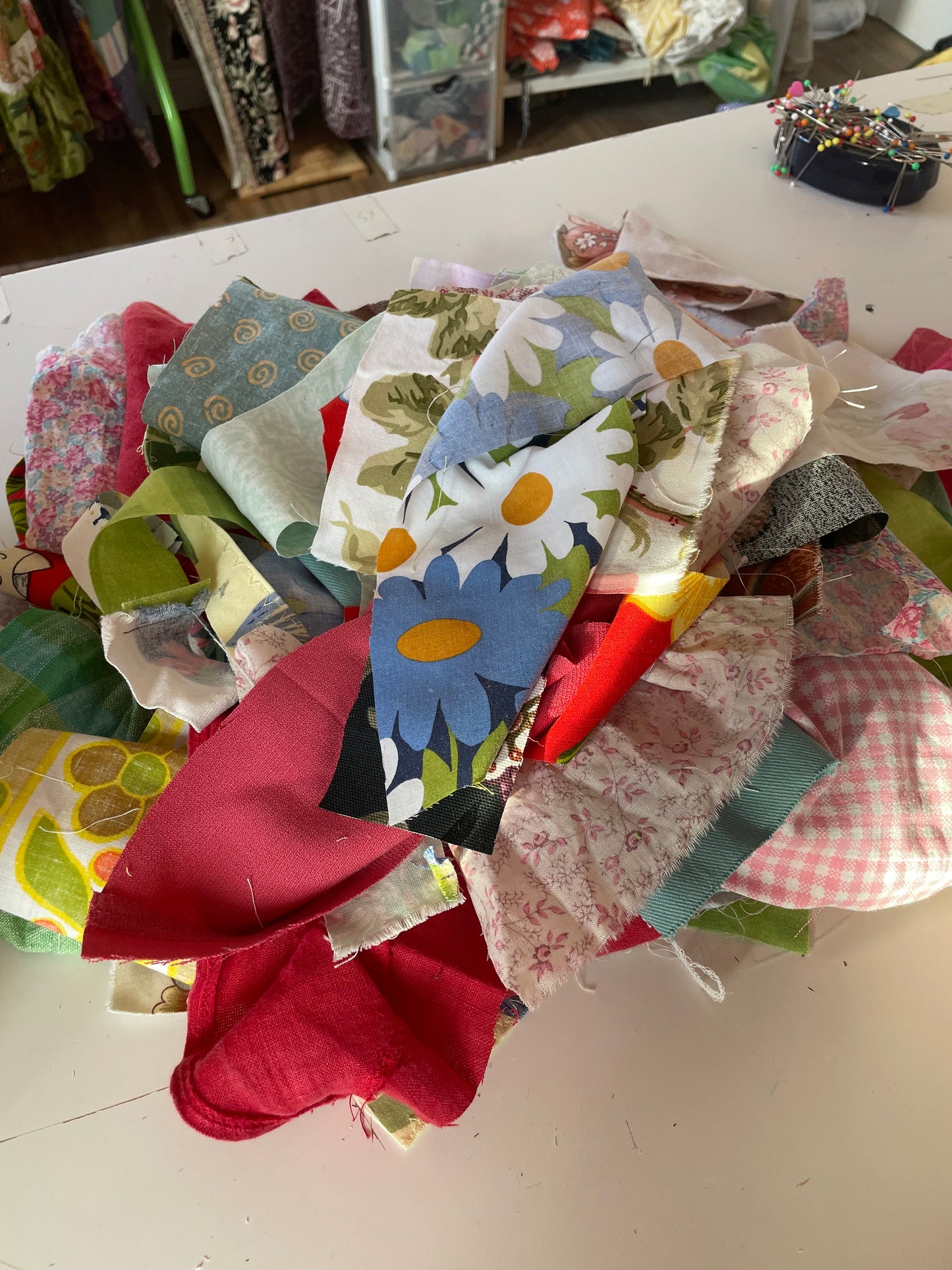 1KG Mixed Fabric Scrap Bag